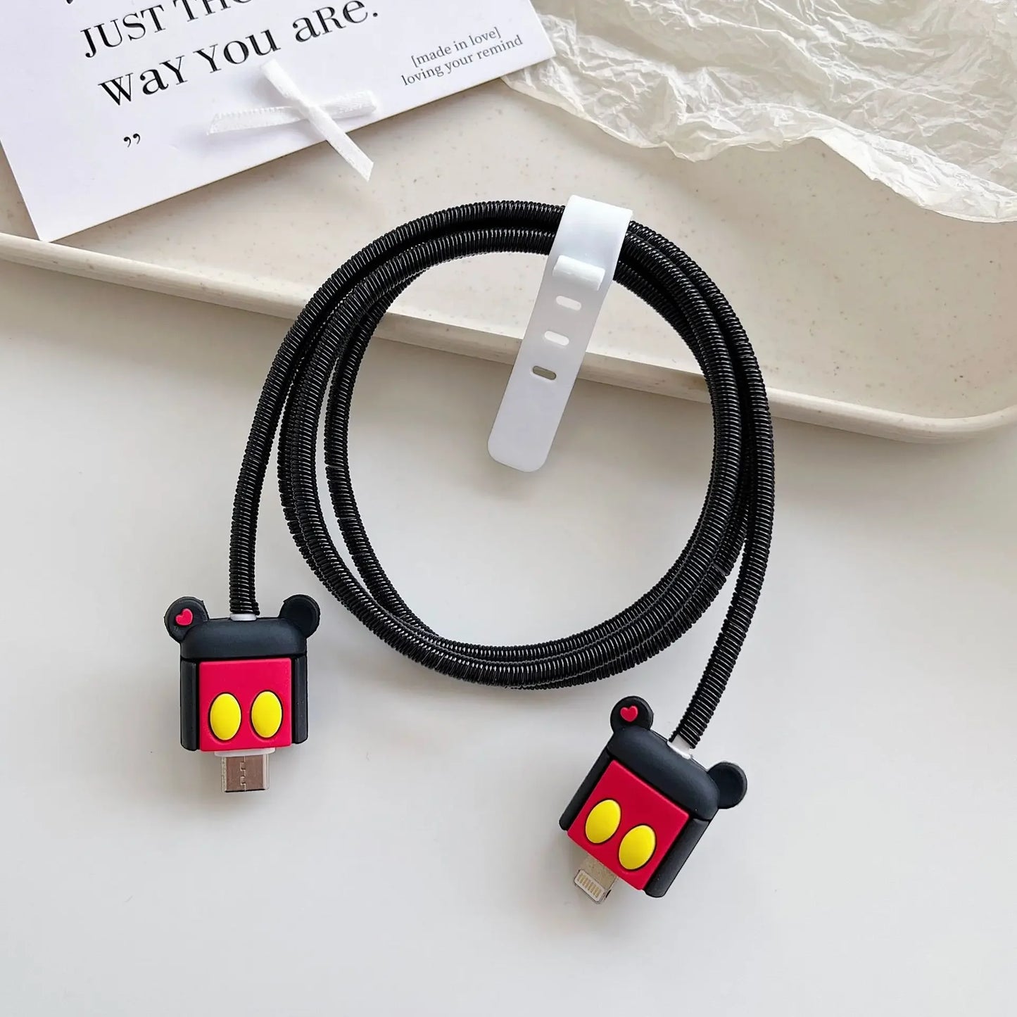 Stitch – Protège Câble et Enrouleur Universel