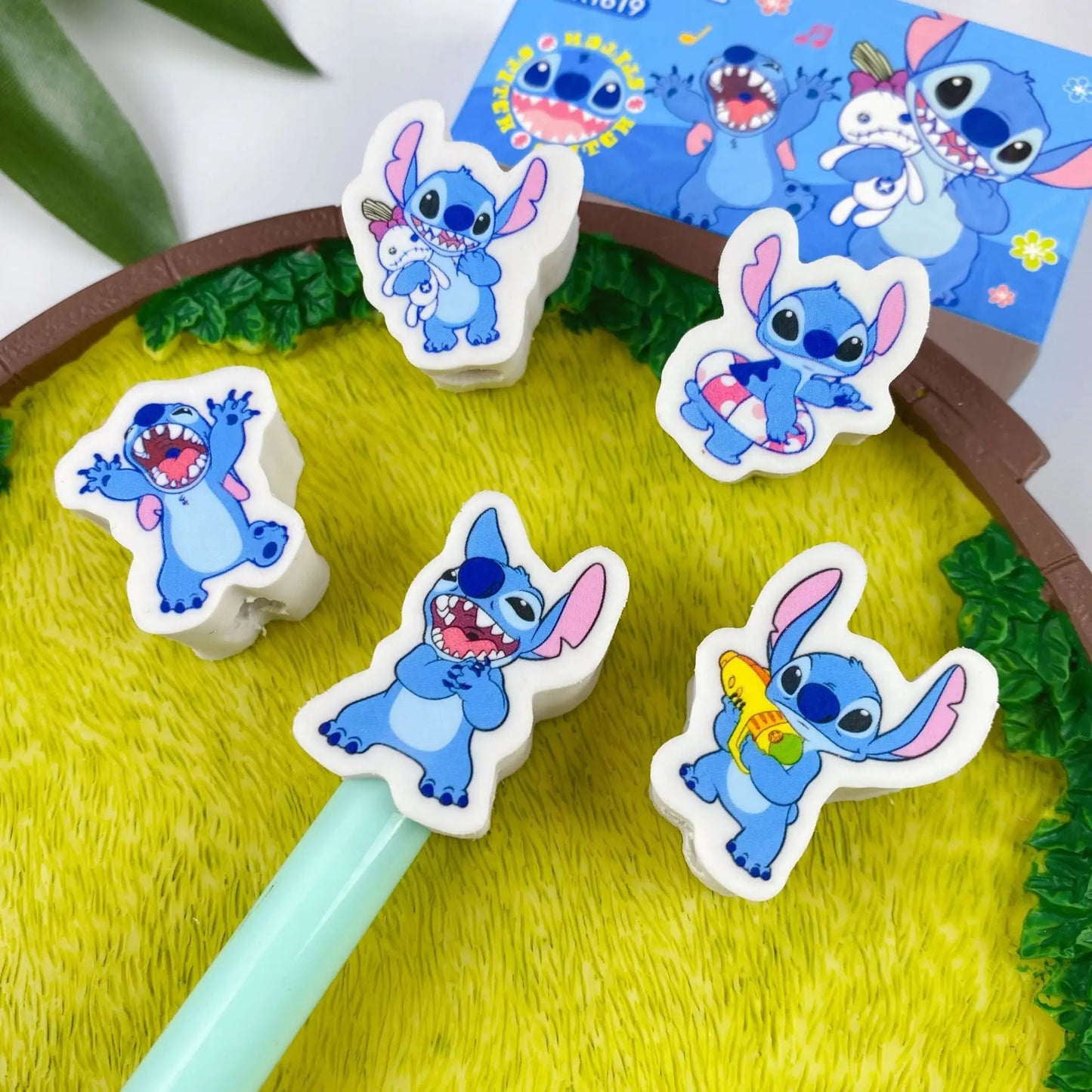 Lot de 10 Gommes Disney Stitch
